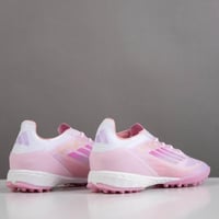 جزمة كرة قدم Adidas