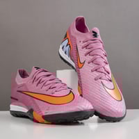 جزمة كرة قدم Nike