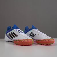 جزمة كرة قدم Adidas