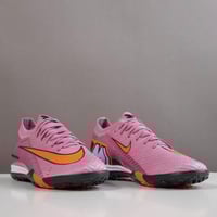 جزمة كرة قدم Nike