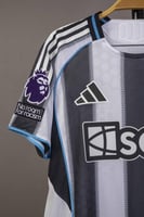 طقم نيوكاسل الاساسي 2025/2026