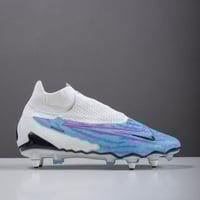 جزمة كرة قدم Nike