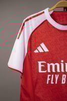 قميص ارسنال الاساسي 2025/2026