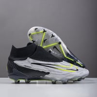 جزمة كرة قدم Nike