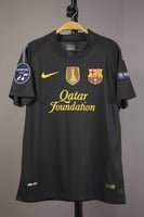 طقم برشلونة الكلاسيكي 2011/2010