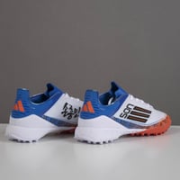 جزمة كرة قدم Adidas