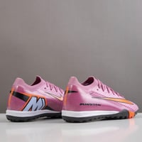 جزمة كرة قدم Nike