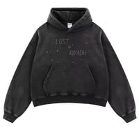 هودي شتوي ضائع في الرياض