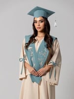 عباية تخرج 2026 لون بيج مع وشاح اخضر_متجر همسا