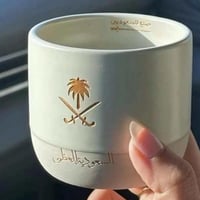 كوب سيراميك بشعار السعودية ذهبي