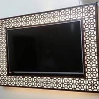 برواز شاشة خشب بتصميم أرابيسك