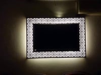 برواز شاشة خشب بتصميم أرابيسك