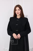 عباية فكرو مشجّر مع لمعة وأزرار معدنية