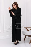 عباية مبطّن مع كلفة وأزرار معدنية