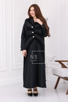 عباية بقصّة البليزر مبطّن بتدخيلة الأسود والزراير...