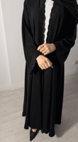 أسود