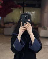 عباية كرز اللون كحلي