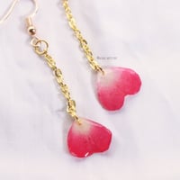 red petals اقراط