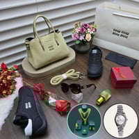 بوكس ماركة MIU MIU شنطه وشوز ميو ميو نسائي