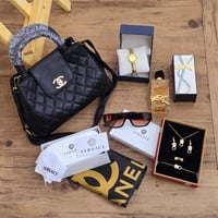 هدايا شانيل للنساء بوكسات العيد