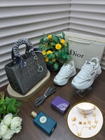 بوكس ديور نسائي نشطة و شوز مع الاكسسوارات