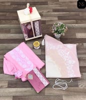 طقم سجادة وشرشف صلاة مع مصحف