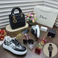 طقم نسائي شنطه وشوز سبورت ماركة ديور