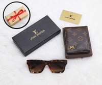 نظاره و محفظة لويس فيتون
