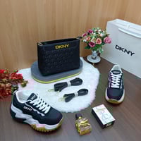 طقم ماركه DKNY شنطه وشوز سبورت بوكس نسائي