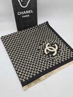 سكارف نسائي شتوي ماركه شانيل