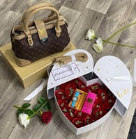 طقم ماركه لويس فيتون نسائي هدايا من متجر ميرا