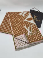 سكارف شتويه نسائي ماركه لويس فيتون