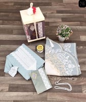 طقم سجادة وشرشف صلاة مع مصحف