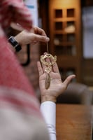 تعليقة سيارة عود بالاسم