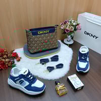 طقم ماركه DKNY شنطه وشوز سبورت بوكس نسائي