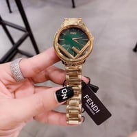 ساعه فندي نسائي