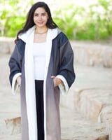 فروه مموج بني وبيج