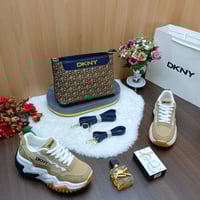 طقم ماركه DKNY شنطه وشوز سبورت بوكس نسائي