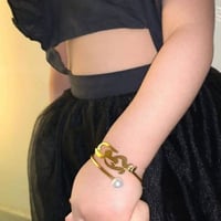 اسوار بناتي شكل مميز وحديث بالاسم