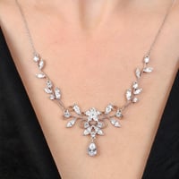 طقم فضة ناعم يدمج بين فخامة التصميم وجمال الطبيعة...