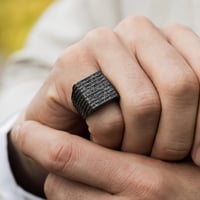 خاتم راقي بصياغة مميزة من الفضة الإسترلينية الخالص...