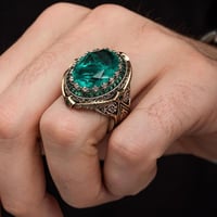 خاتم بصياغة فاخرة من الفضة الخالصة مرصع بحجر باراي...