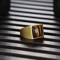 خاتم فضة أنيق بحجر مربع مميز عقيق عين النمر الطبيع...