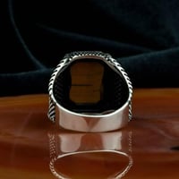 خاتم راقي مصاغ من الفضة الخالصة و مرصع بحجر عقيق ع...