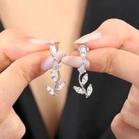 طقم فاخر لإطلالة ملكية من الفضة الخالصة بأحجار سوا...