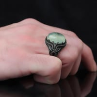 خاتم فخم بصياغة يدوية مميزة فضة خالصة مرصع بحجر يش...