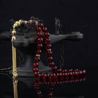 سبحة راقية من خرز الفاتوران وبرأس من الفضة الخالصة...