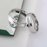 دبل فضة راقية بصياغة ناعمة و مطعمة بفصوص سوارفيسكي...