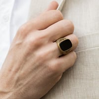 خاتم راقي من الفضة المطفية عيار 925 بحجر أونكس أسو...