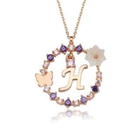 سلسال فضة فريد مطلي بالذهب بحرف (H)، يزدان بفراشة...